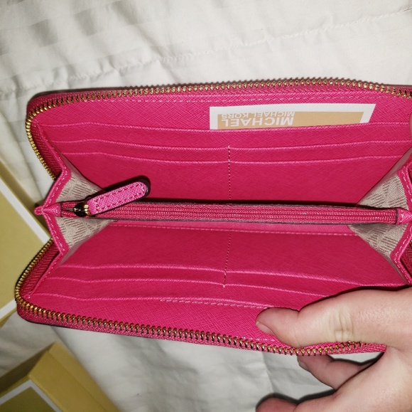 Michael kors jet set wallet - Picture 2 of 2